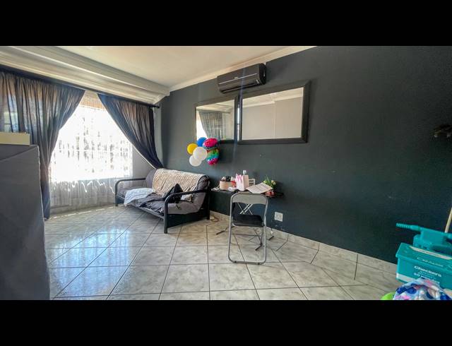 203M² RETAIL FOR SALE IN ERASMIA
